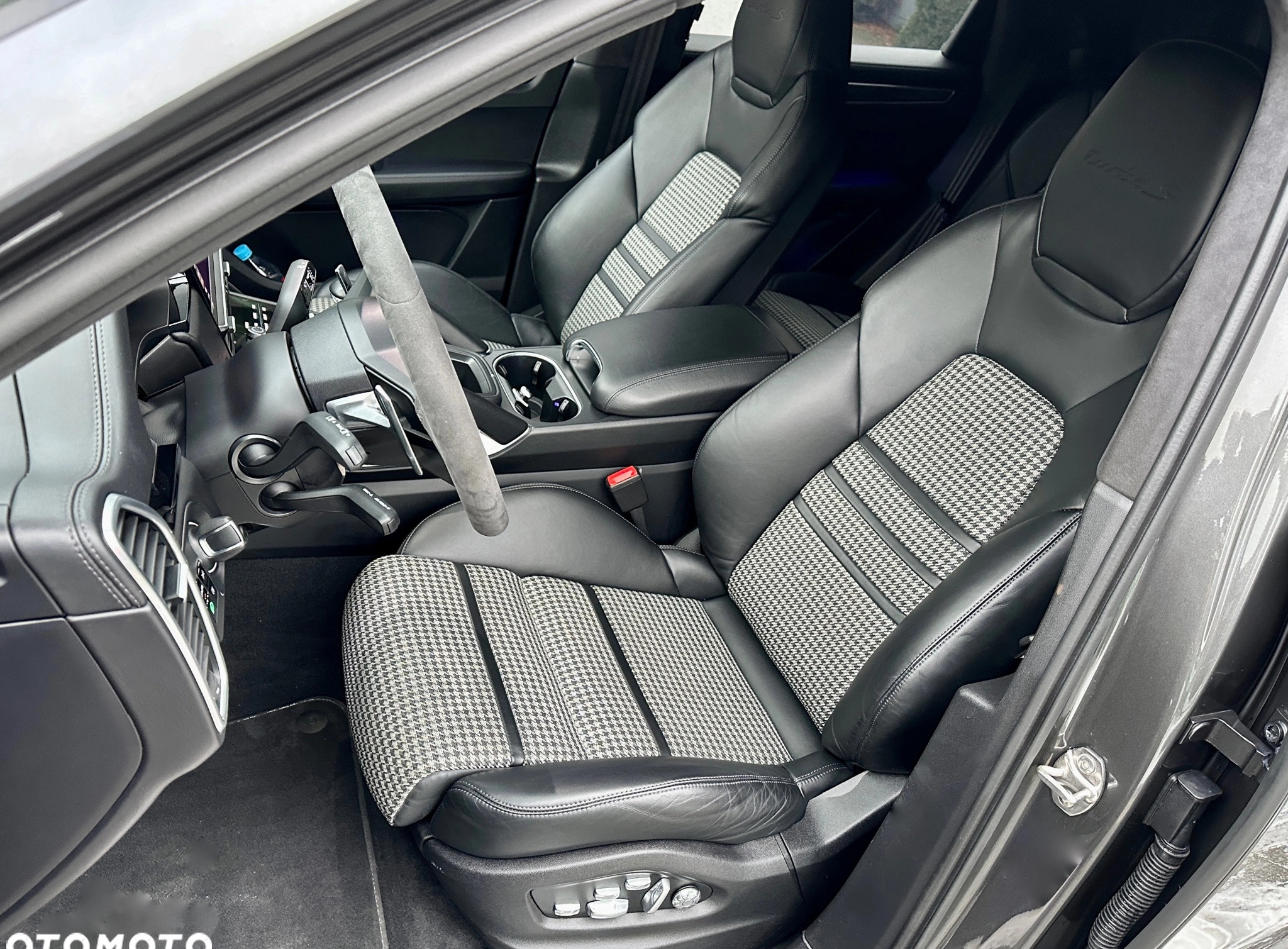 Porsche Cayenne cena 749000 przebieg: 34500, rok produkcji 2021 z Lubawa małe 781